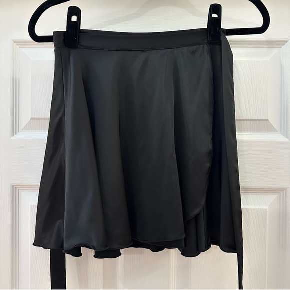 Commense Satin Wrap Tie Mini Skirt Black sz Small - Picture 4 of 6
